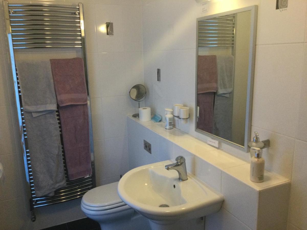 Hh Accommodation Millom Dış mekan fotoğraf